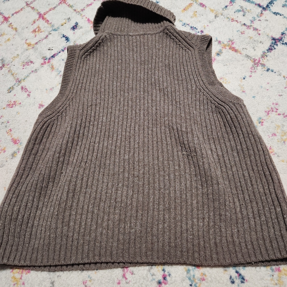 & Other Stories Wool Sleeveless Ribbed Turtleneck Sweater in Brown - Picture 3 of 5